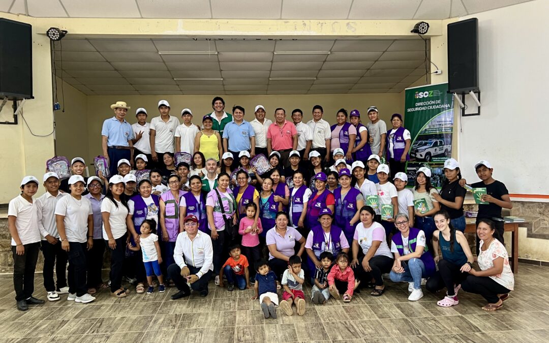 𝗘𝘀𝘁𝘂𝗱𝗶𝗮𝗻𝘁𝗲𝘀 𝗮𝗹𝘇𝗮𝗻 𝗹𝗮 𝘃𝗼𝘇 𝗰𝗼𝗻𝘁𝗿𝗮 𝗹𝗮 𝘃𝗶𝗼𝗹𝗲𝗻𝗰𝗶𝗮 𝗮 𝘁𝗿𝗮𝘃é𝘀 𝗱𝗲𝗹 𝘁𝗲𝗮𝘁𝗿𝗼